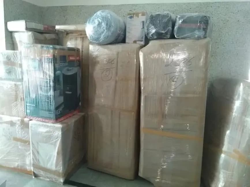 Packing and moving service 32