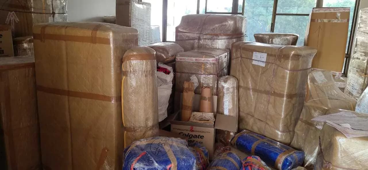 Household goods packing and home shifting service by Safexpress - 38