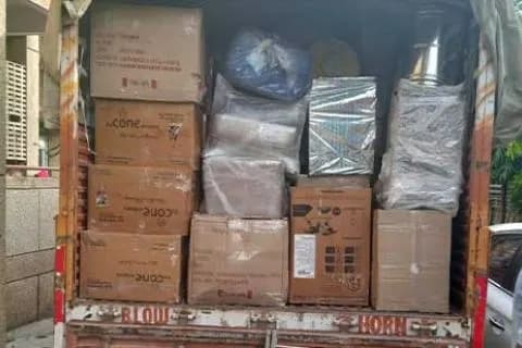 Household goods packing and home shifting service by Safexpress - 55