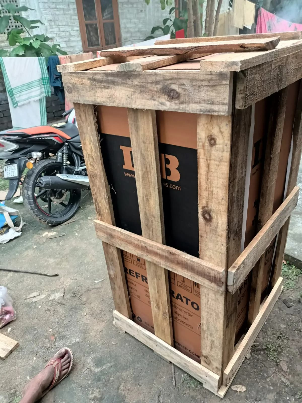 Wooden packing service for safe goods transportation by Safexpress - 90